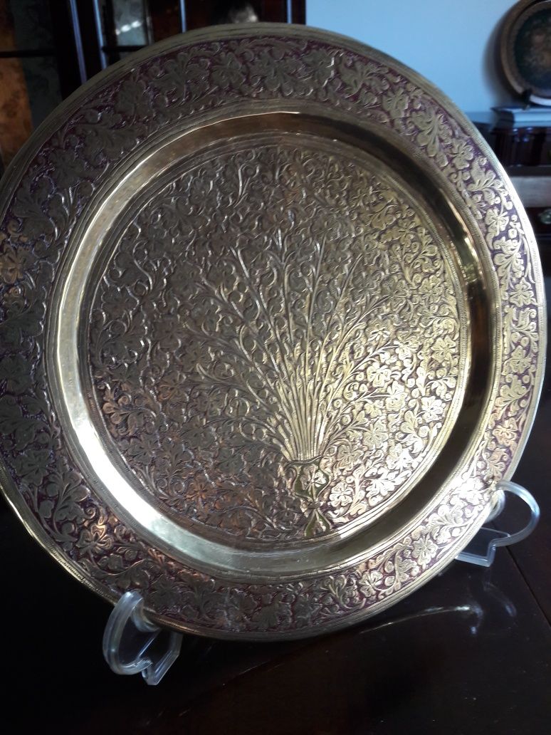 Bandeja metal gravado policromado 35cm