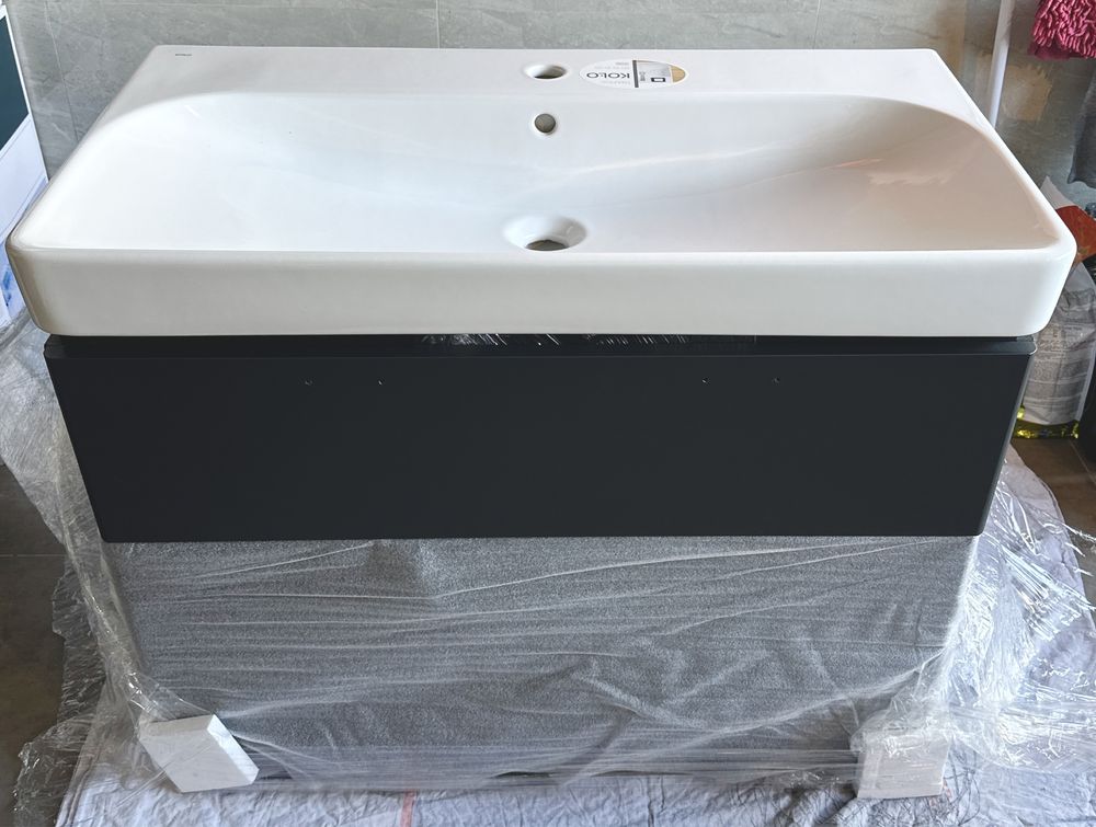 Zestaw łazienkowy Koło Traffic szafka z umywalką 90 cm + słupek