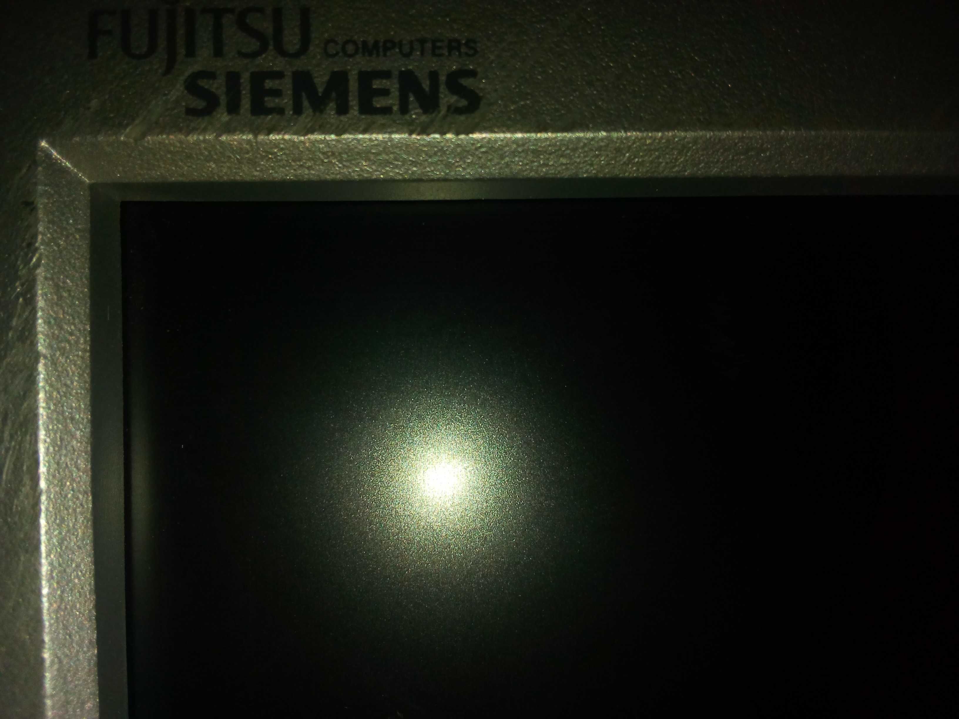 Монитор Fujitsu Siemens 22 дюйма