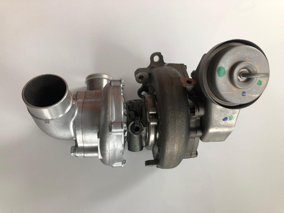 turbina nowa 17201-0r022 vb13 toyota 2,2  d-cat 177km