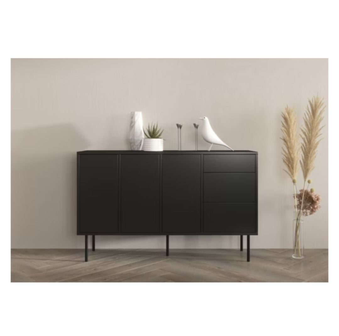 Czarna komoda Dancan  model Mirka