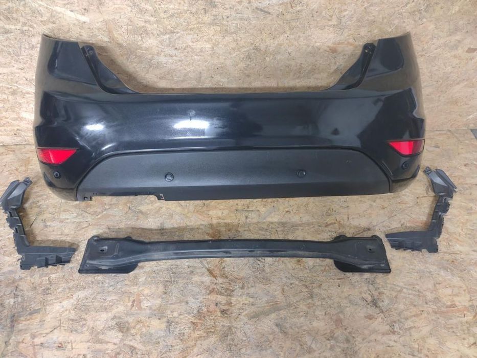 Para choques traseiro Ford Fiesta MK6 2016  reforço sensores