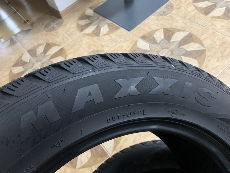 235/60/18 107Н MAXXIS Wictra SNOW SUV
