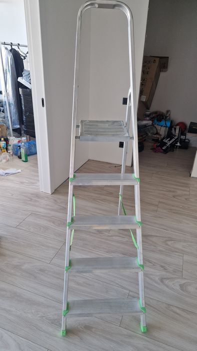 Стремянка/лестница/драбина