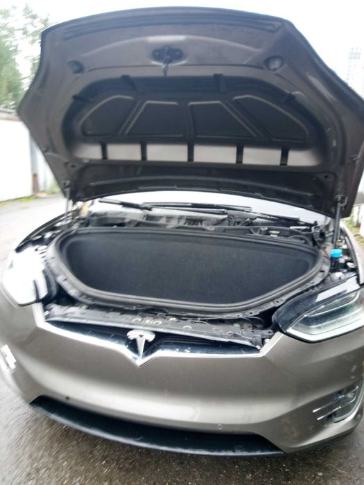 TESLA model X p90 16рік