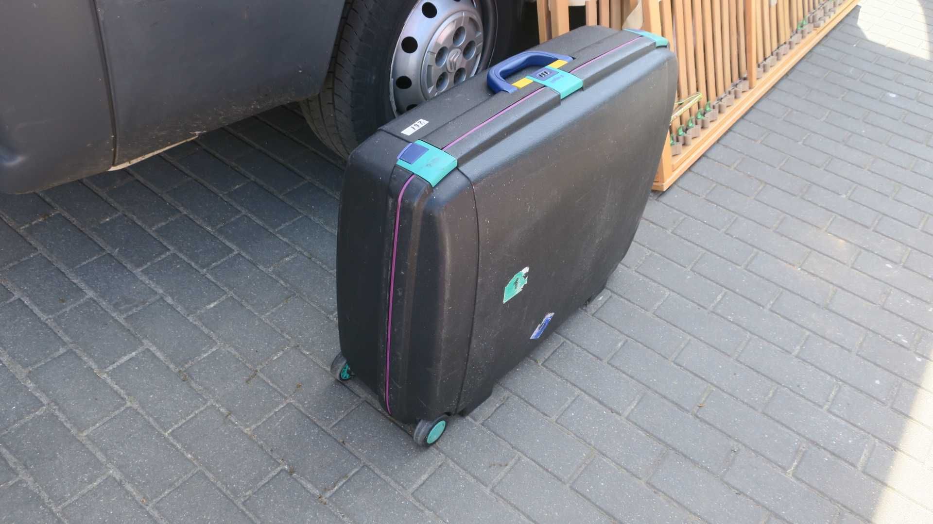 Duża walizka Regent z szyfrem