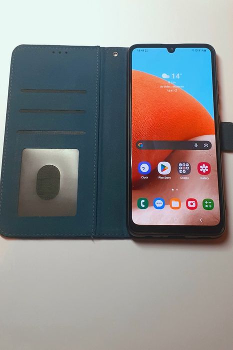 Samsung Galaxy a32  4/64 gb  хороший стан з двома чохлами