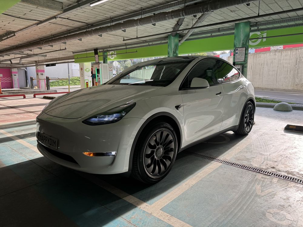 Продаж Tesla Model Y 2023/5