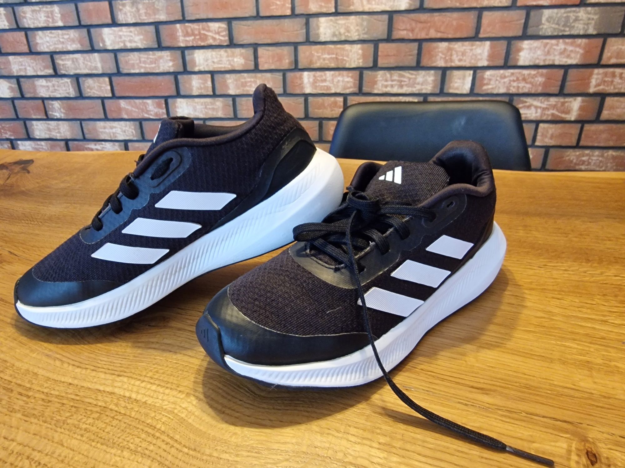 Buty sportowe Adidas Fortarun rozmiar 37.5