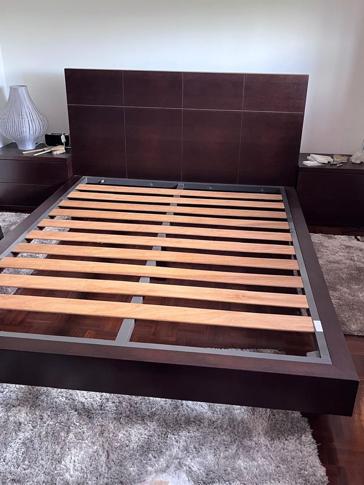 Mobília de quarto de casal em mogno