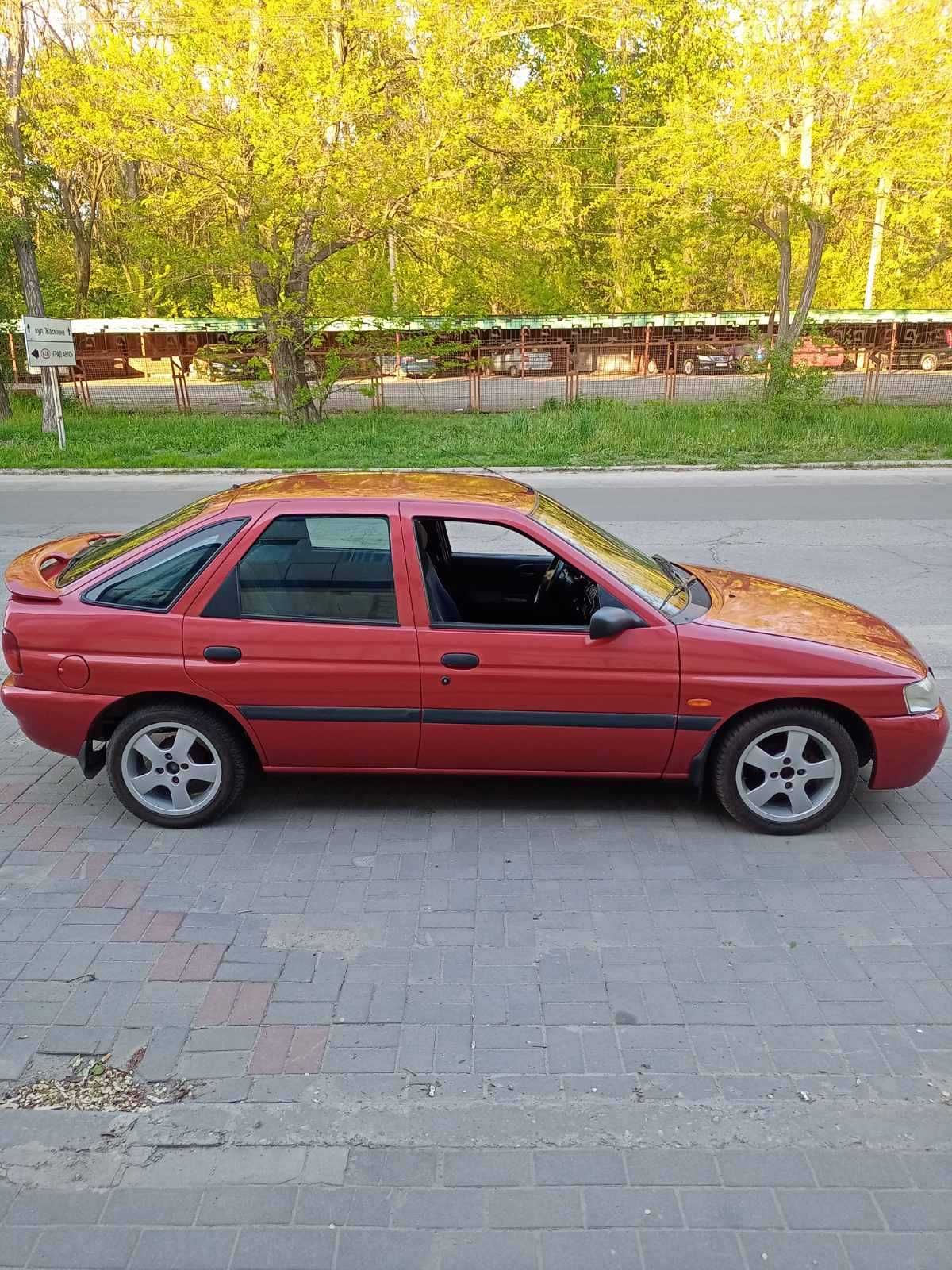 Продам Ford Escort 95 г.в  1.8 TDI