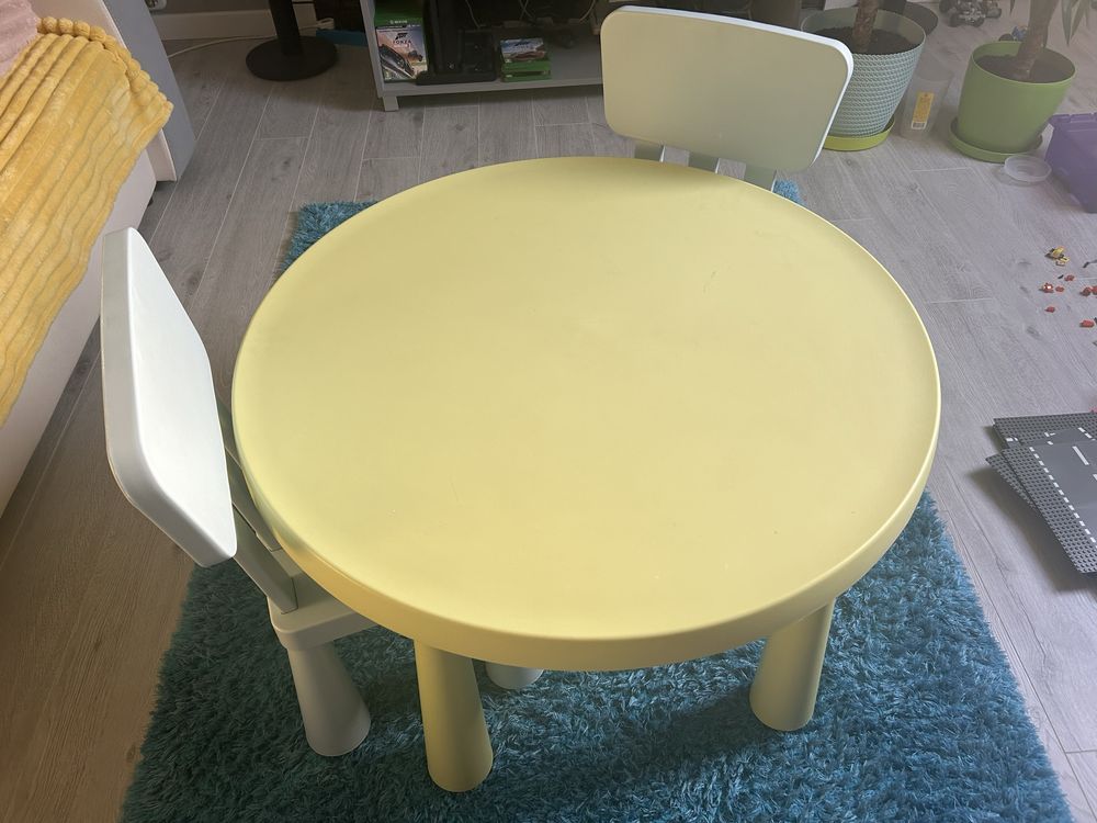 Stolik i krzesełka IKEA