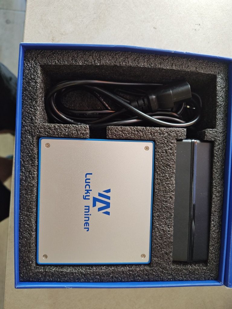 Lucky Miner LV07 koparka kryptowalut.
