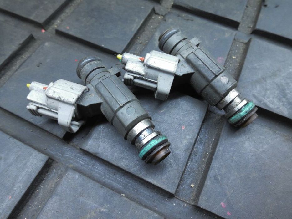 WTRYSK WTRYSKIWACZ SUBARU LEGACY IV 2.0 POSIADAM DWIE SZTUKI FBJC101