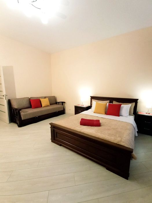 Подобово 1-к.кв.біля ж/д,10 хв.Оперний- 2-6 осіб(ЦІНА ДОГОВІРНА))