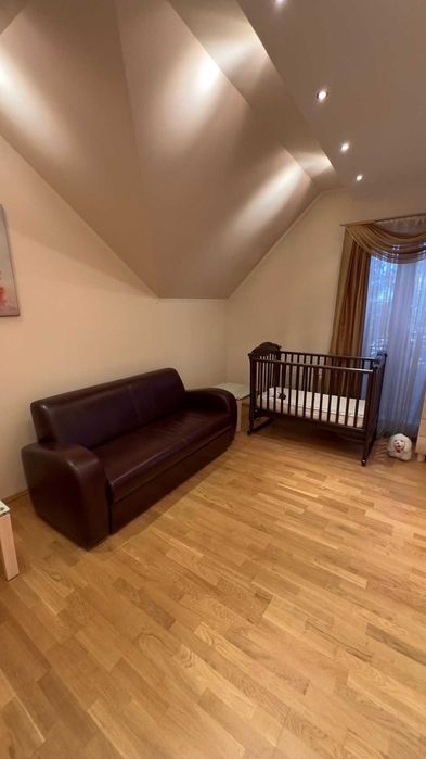 Оренда чудового будинку з басейном