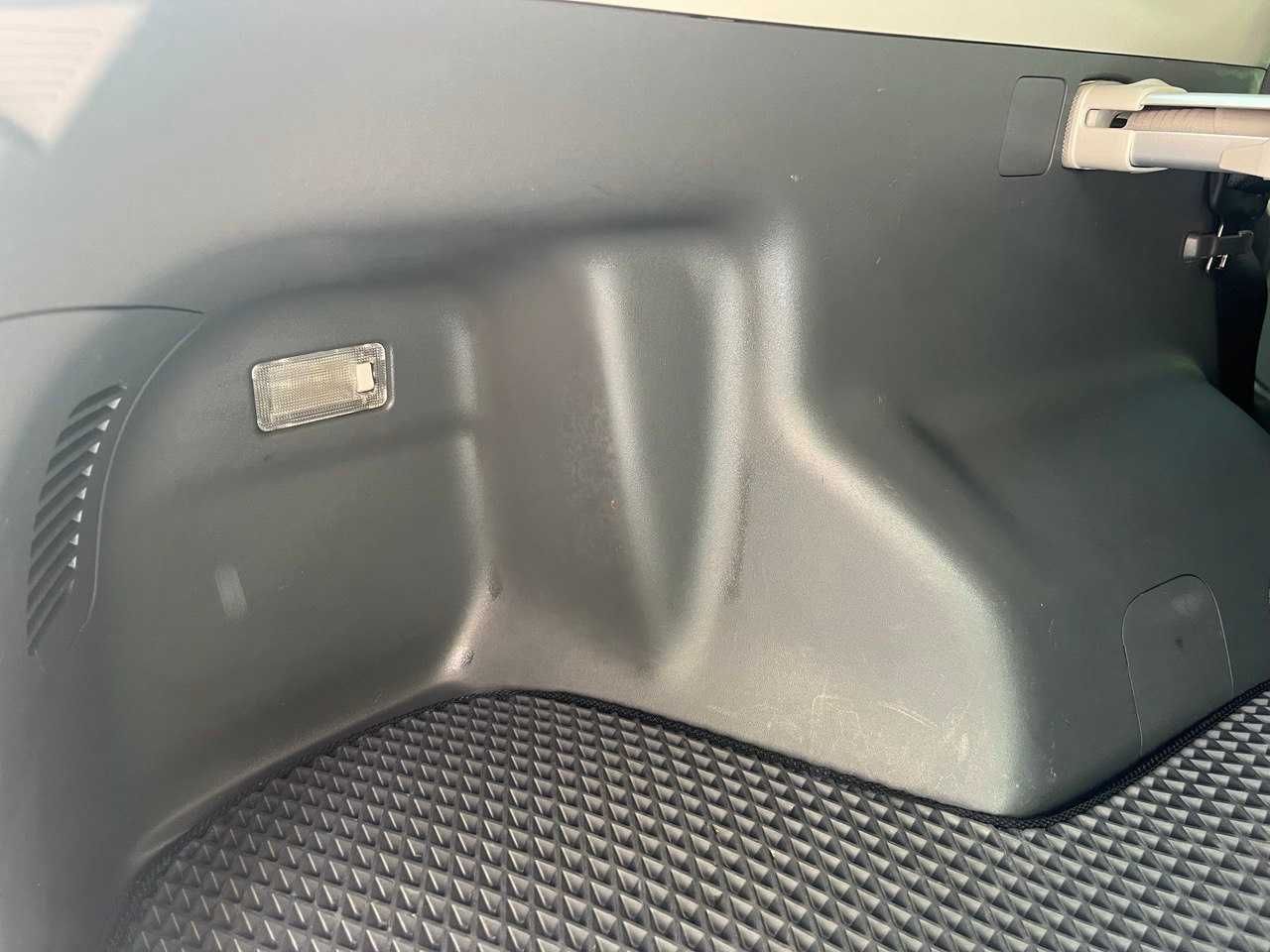 Продам TOYTA PRIUS V 2014