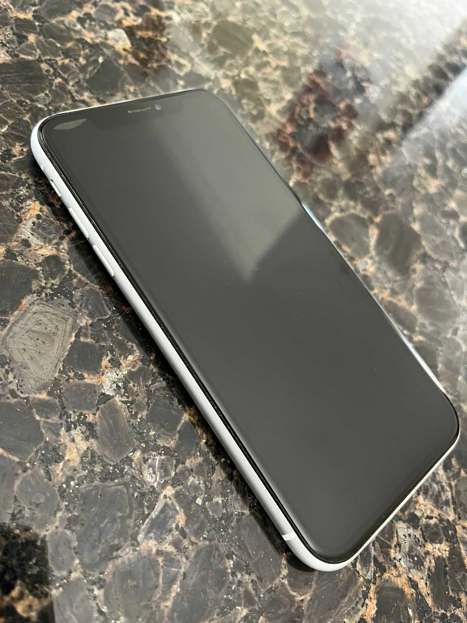 IPhone XR 64gb + carregador + capa