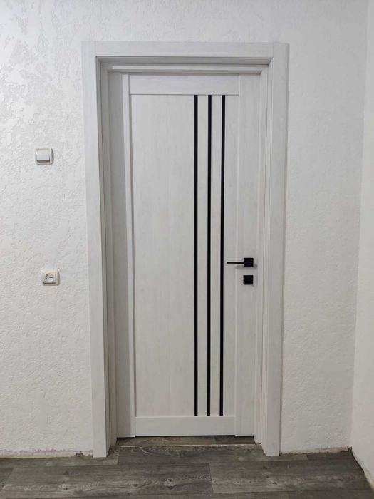 Міжкімнатні двері, є послуги врізки, встановлення