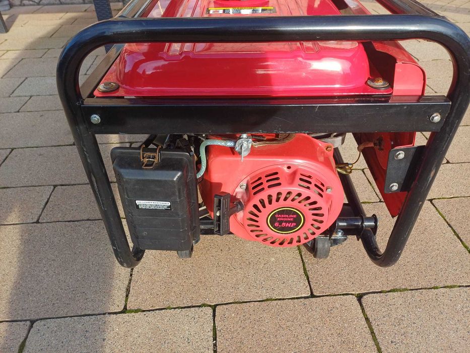 Agregat prądotwórczy AVR 2,5 KW na kółkach