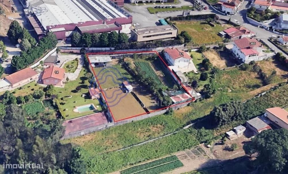 "Oportunidade Única! Terreno de Sonho à Venda! Excelente exposição sol