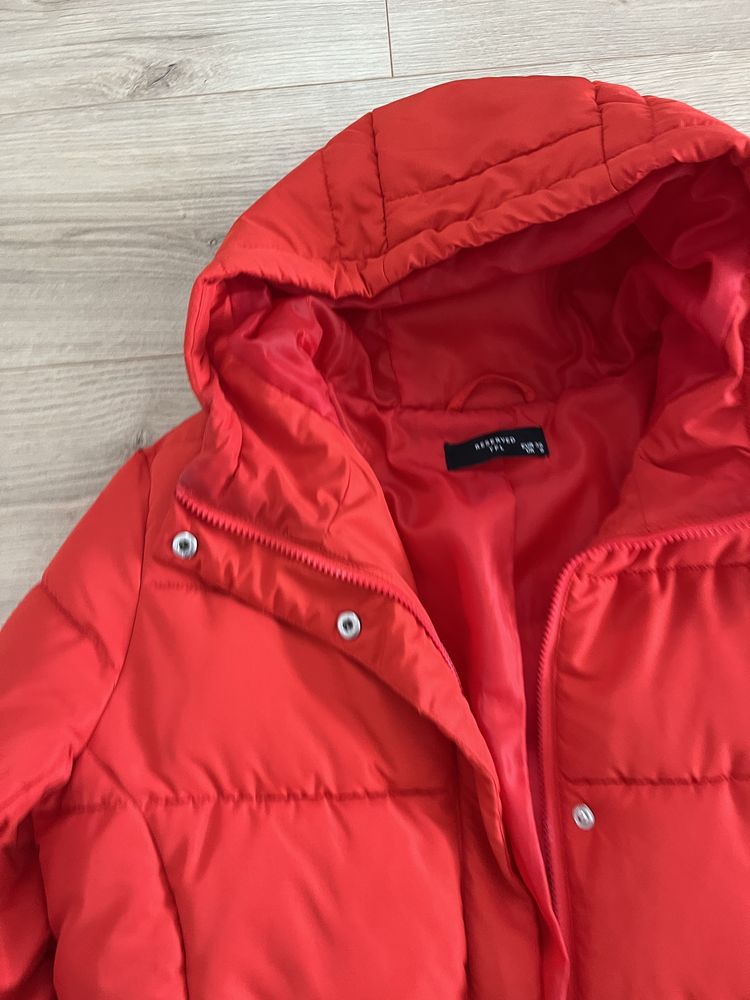 Женская курточка зимняя Reserved красная S