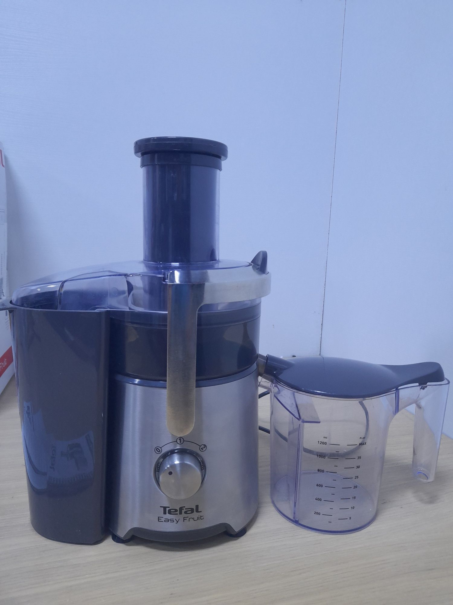 соковижималка TEFAL ZE610D38