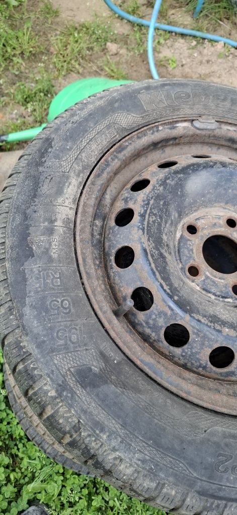 Sprzedam 4 koło 195 65 R15. Opony zimowe