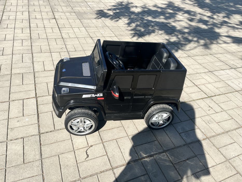 Продам машину на аккумуляторе