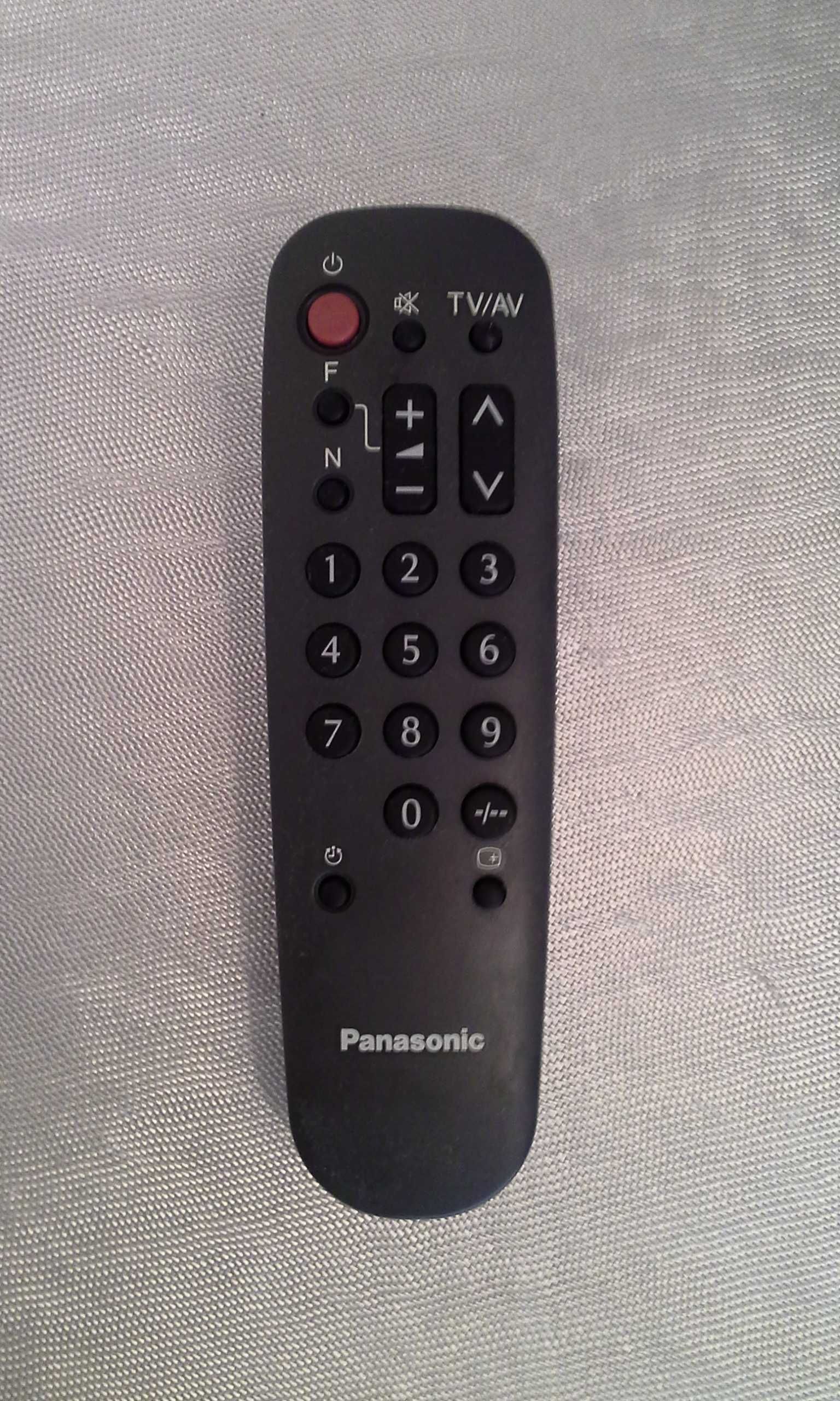 Телевизор Panasonic TC-2160R и комнатная антенна.