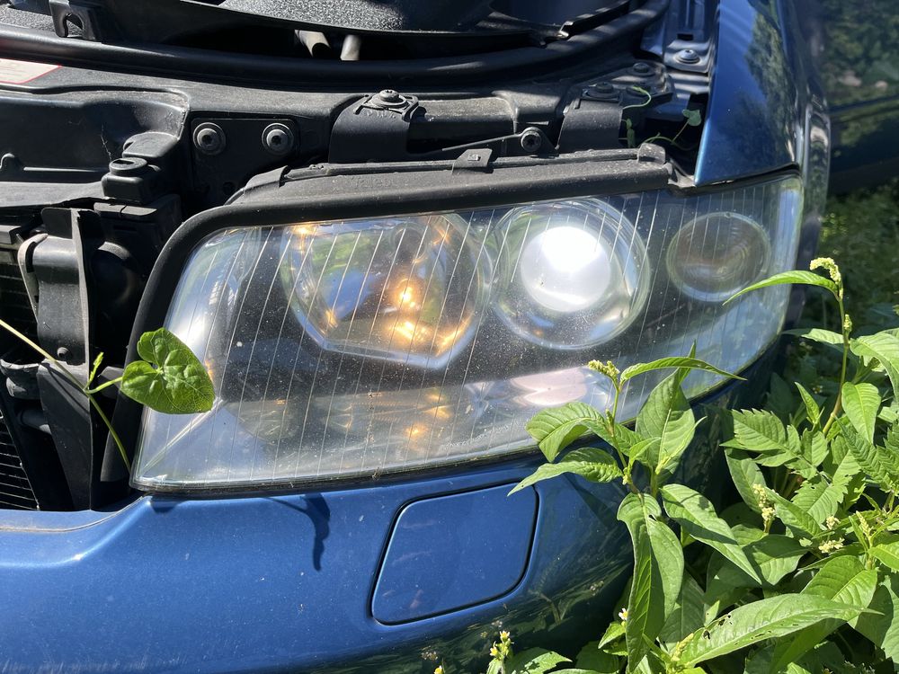 AUDI A4 S4 B6 XENON lampy przód lampa prawa lewa reflektor reflektory
