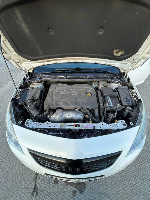 Opel astra j 2011 р.