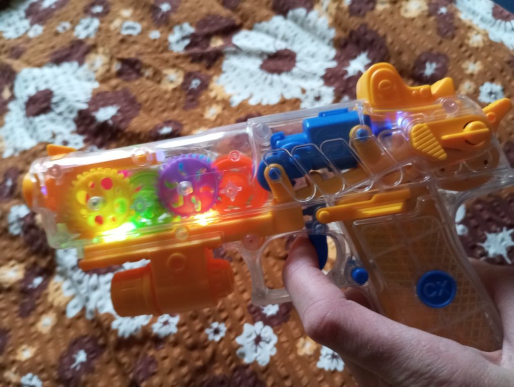 Pistolet zabawka