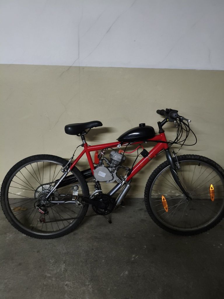 Bina com motor 80 cm3