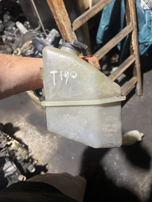 Бачок расширительный чери тигго 08г chery Tiggo