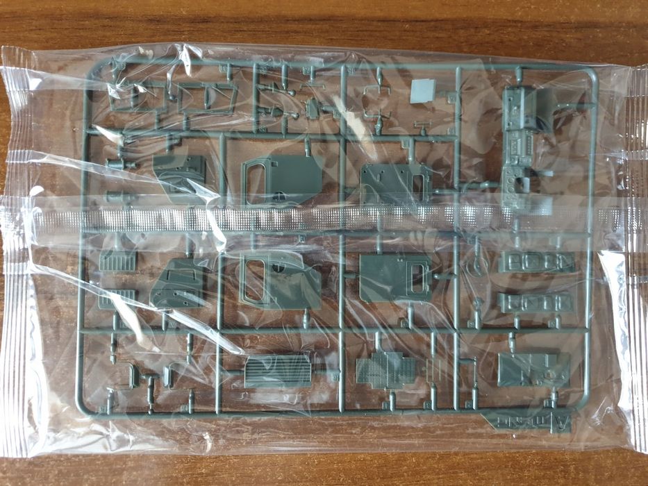 Сборная модель бронеавтомобиль Тигр-М 1/35 Meng