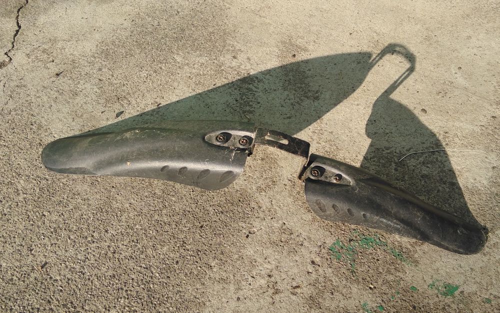 Крыло, брызговик, болотник для велосипеда.