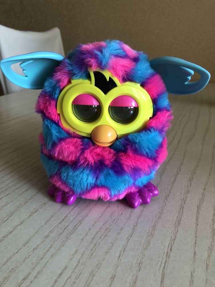 Ферби FURBY говорящая игрушка (анг.яз) выучил несколько русских слов