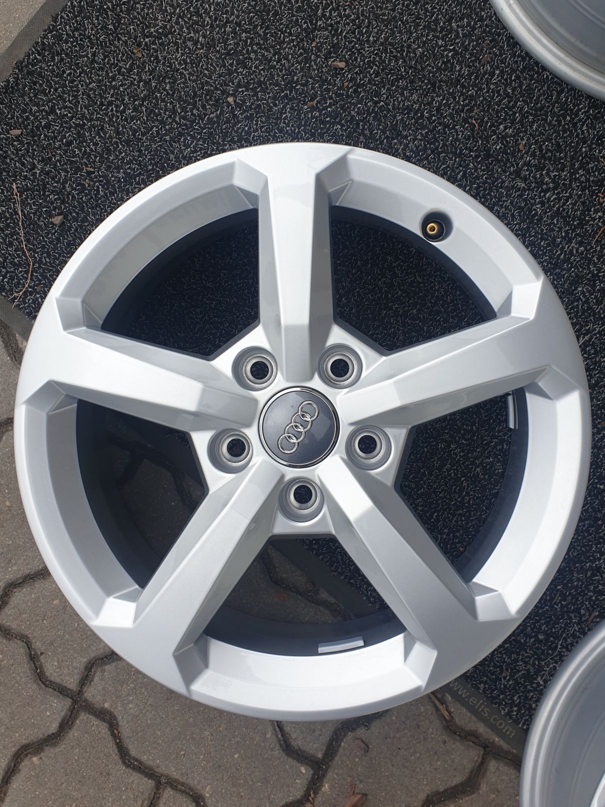 NOWE Felgi Aluminiowe Alu 16" Audi Q2 A3 8P 8V 5x112 Oryginalne