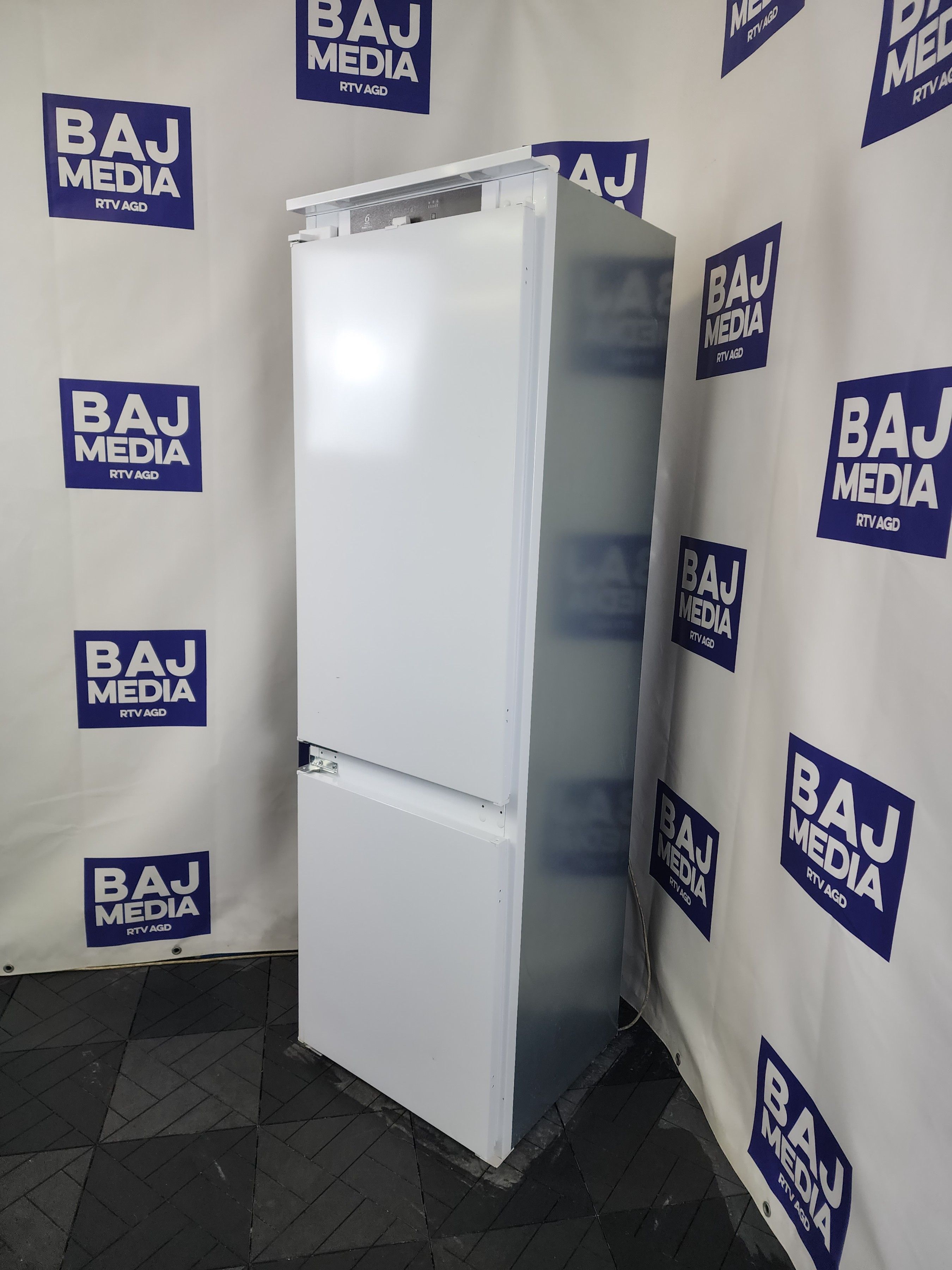 Lodówka Do Zabudowy Whirlpool No Frost 177Cm /  A+ /Dostawa/Gwarancja