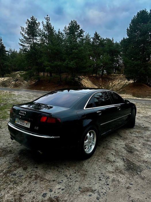 Продам Audi A8, D3, дв. 4.2 quattro