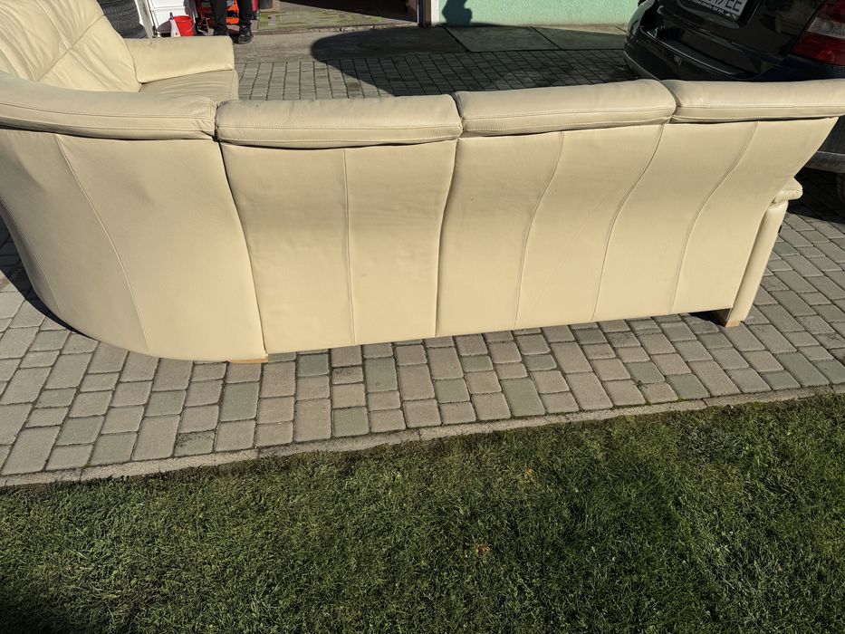 Шкіряний уголок ідеальний стан