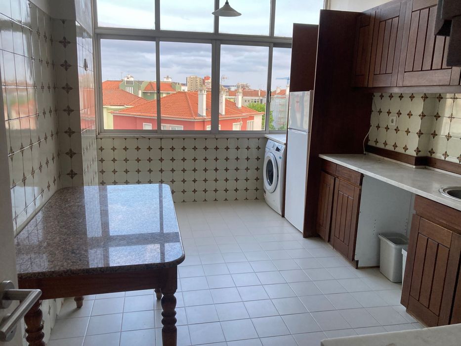 Quarto na Av Estados Unidos da América