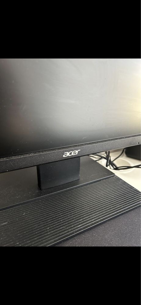 Monitor Acer pouco uso