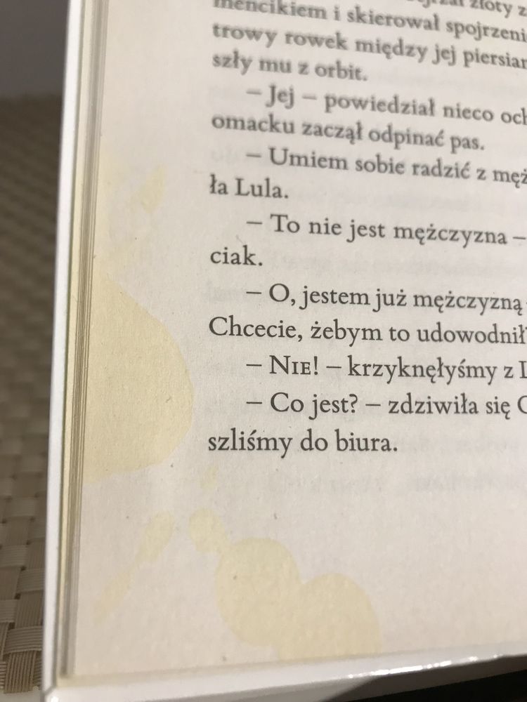 Stephanie Plum tomy: 1, 5, 6, 7, 12, 13, 14, 17. Janet Evanovich.