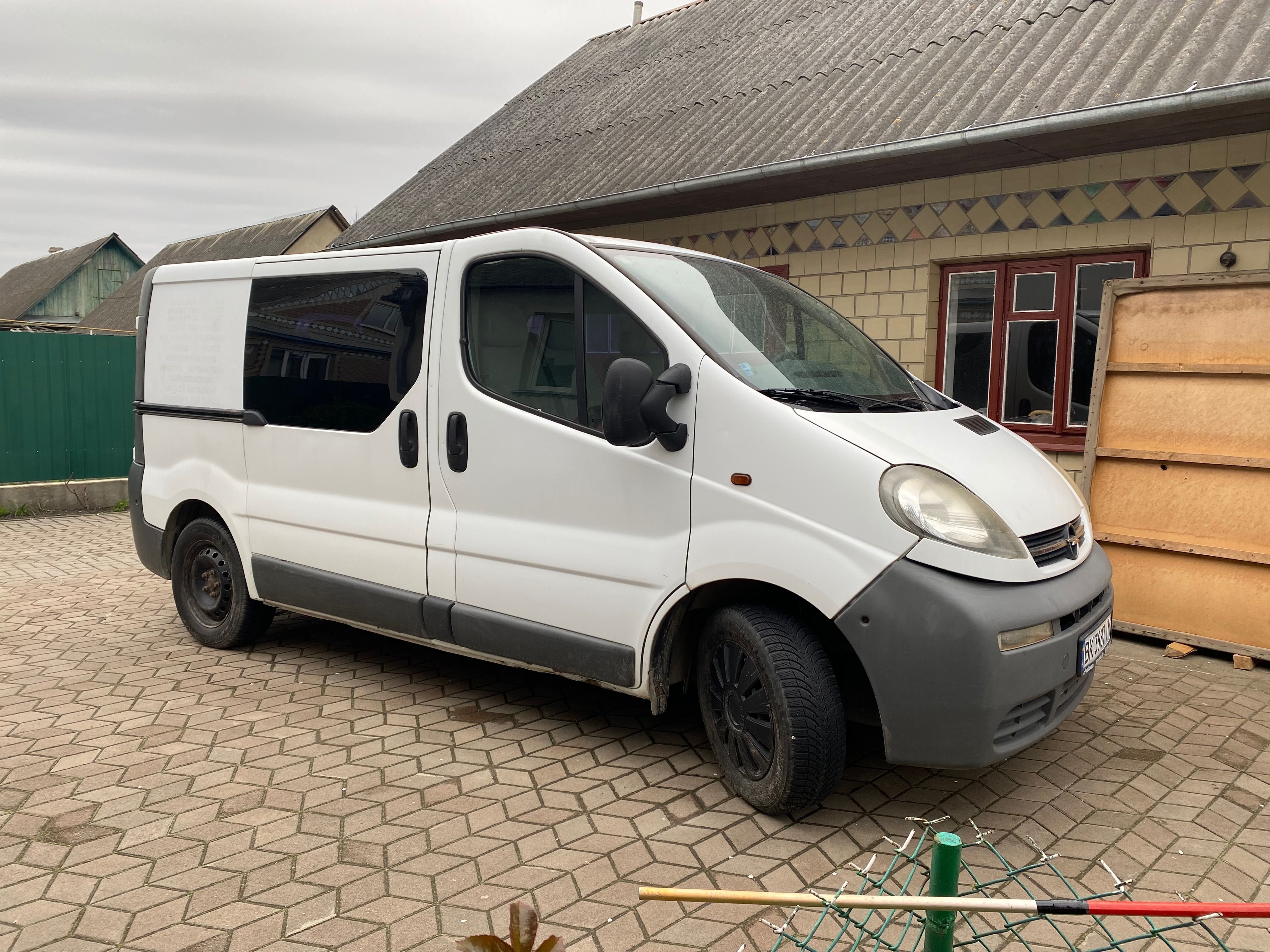 Продам Opel Vivaro 2005рік