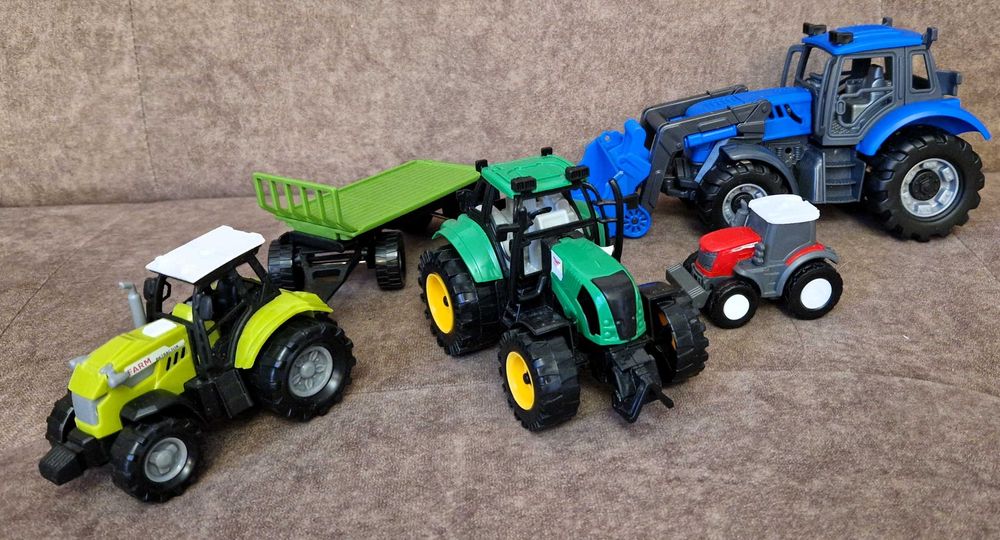 Sprzedam zestaw zabawek - traktory, ładowarka. Dla małego rolnika!
