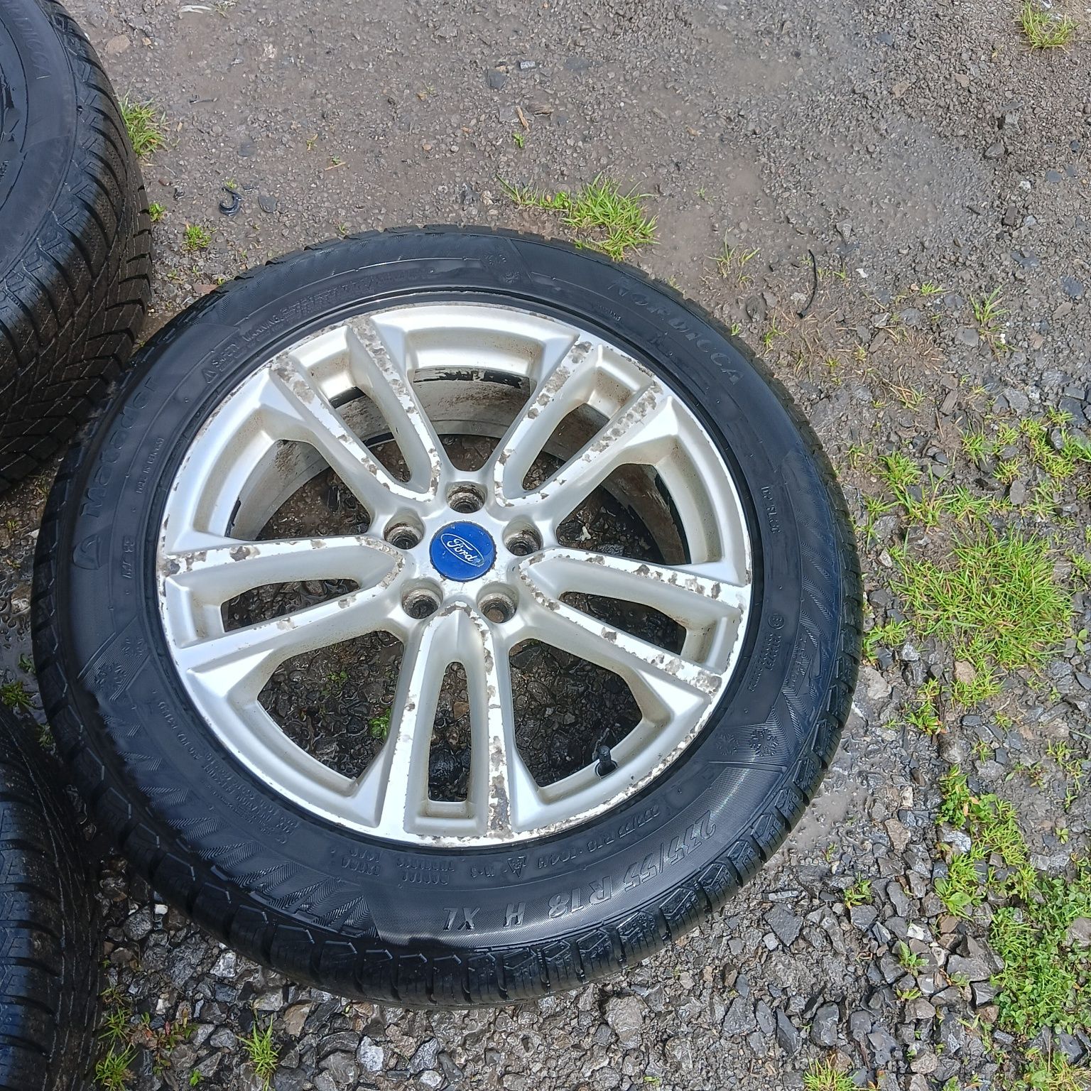 Felgi z oponami zimowymi Ford Kuga 6 szt.
