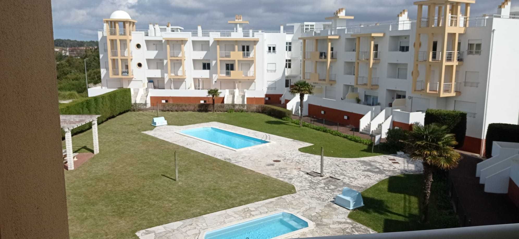 Arrendo T2 com garagem Nazaré