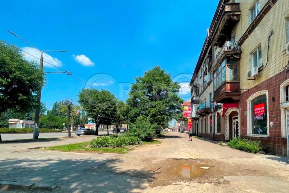 Продаж магазину, пр. Металургів.